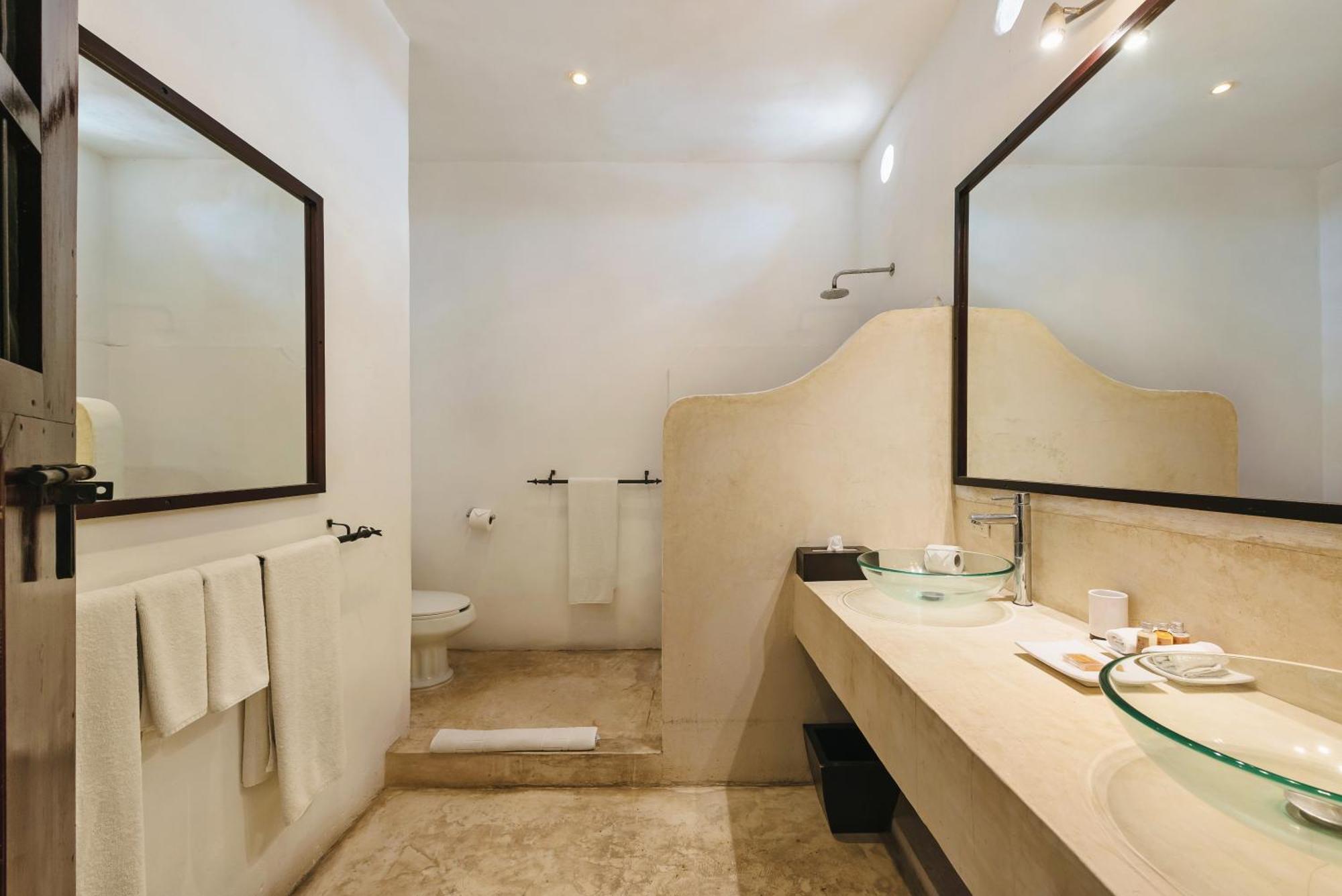 Hotel Hacienda Merida Vip Bagian luar foto