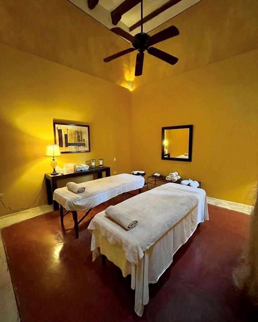 Hotel Hacienda Merida Vip Bagian luar foto
